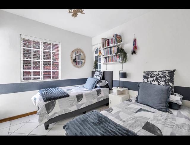 4 BEDROOM HOUSE FOR SALE IN LINDEN